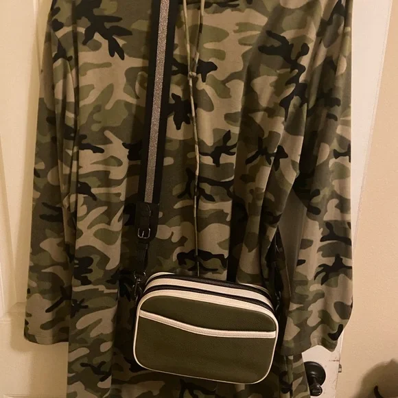 Xlilaration | Dress | Camouflage | Hoodie - Picture 6 of 11